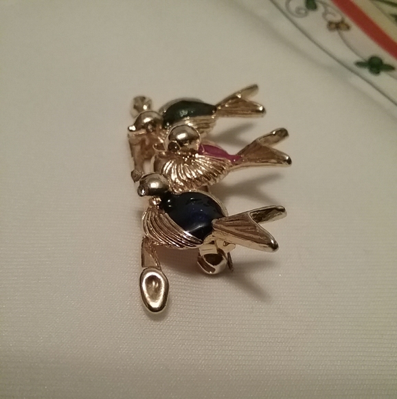 Bird Trio Pin Brooch. - Picture 2 of 4